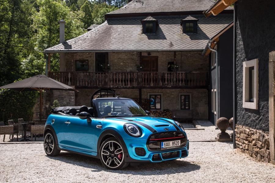  Mini John Cooper Works Cabrio (F57) 2018 года  (WW) (фото 1 из 36)